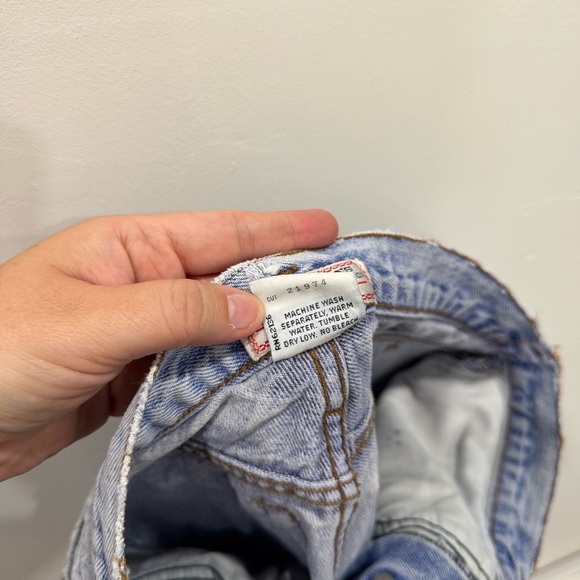 Vintage Guess Distressed Cutoff Denim Shorts Y2K Cotton Button Fly Size 3 Cotton - Picture 8 of 9